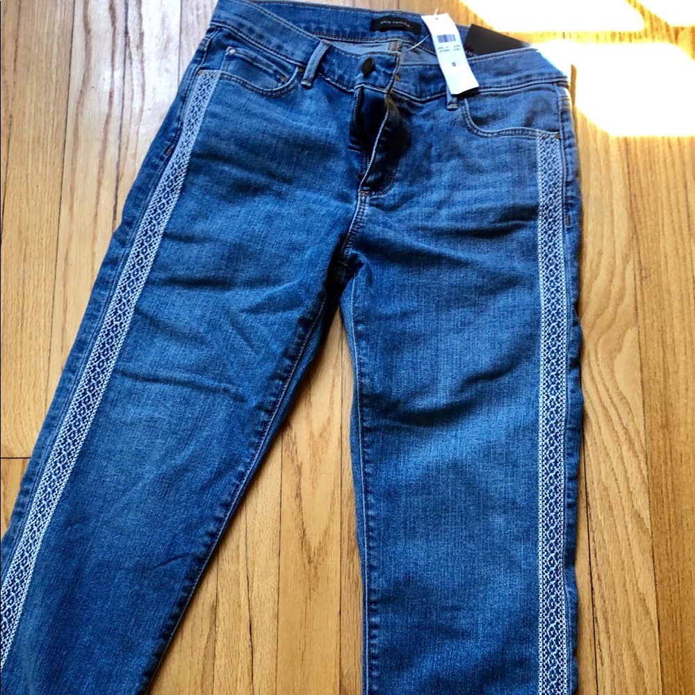 Ann Taylor Straight crop jeans- boho trim. Size 0